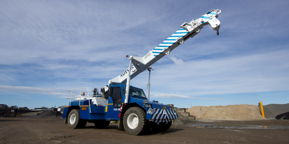 Ausvic-page-crane Ausvic crane for hire